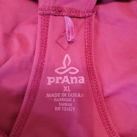 ☘️3/$30 🆕️ prAna Hope Tank - Picture 6 of 8